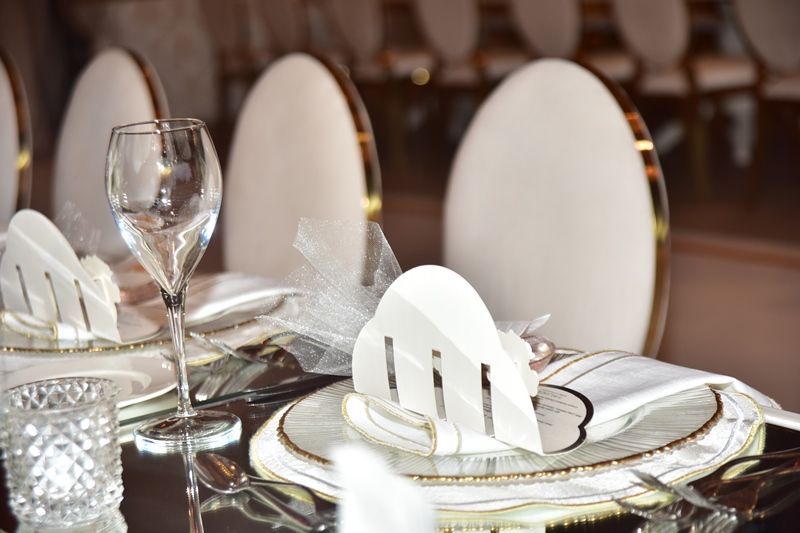 Emine Akan-Selçuk Güler  Görkemli Bir Dü�ünle Dünyaevine Girdiler 